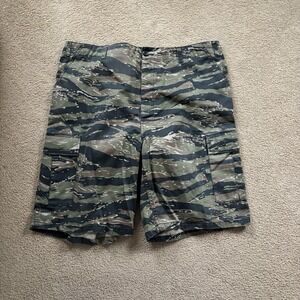 Vintage US Military Camo Cargo Shorts Men's 39-43 Adjustable Waist Y2K Green
